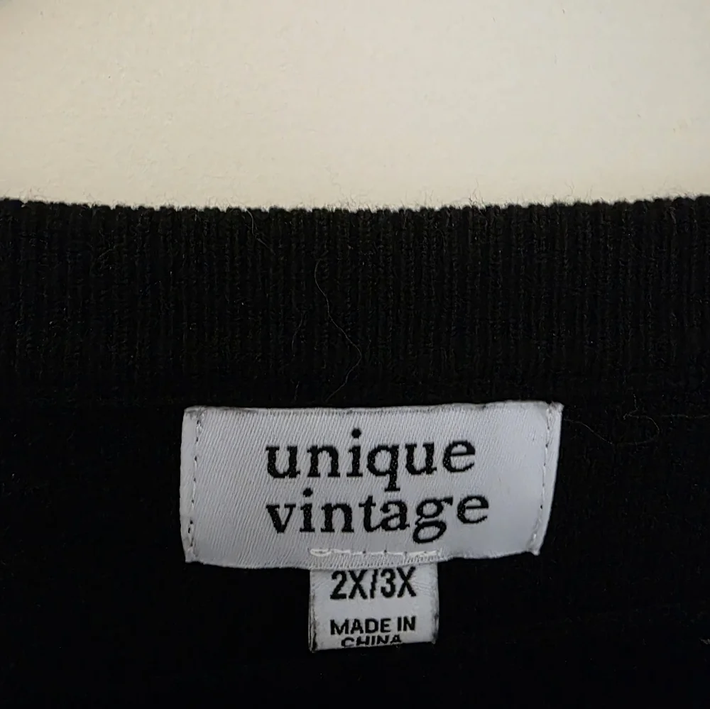 Unique Vintage Black Sweater with White Cat and Red Bow
